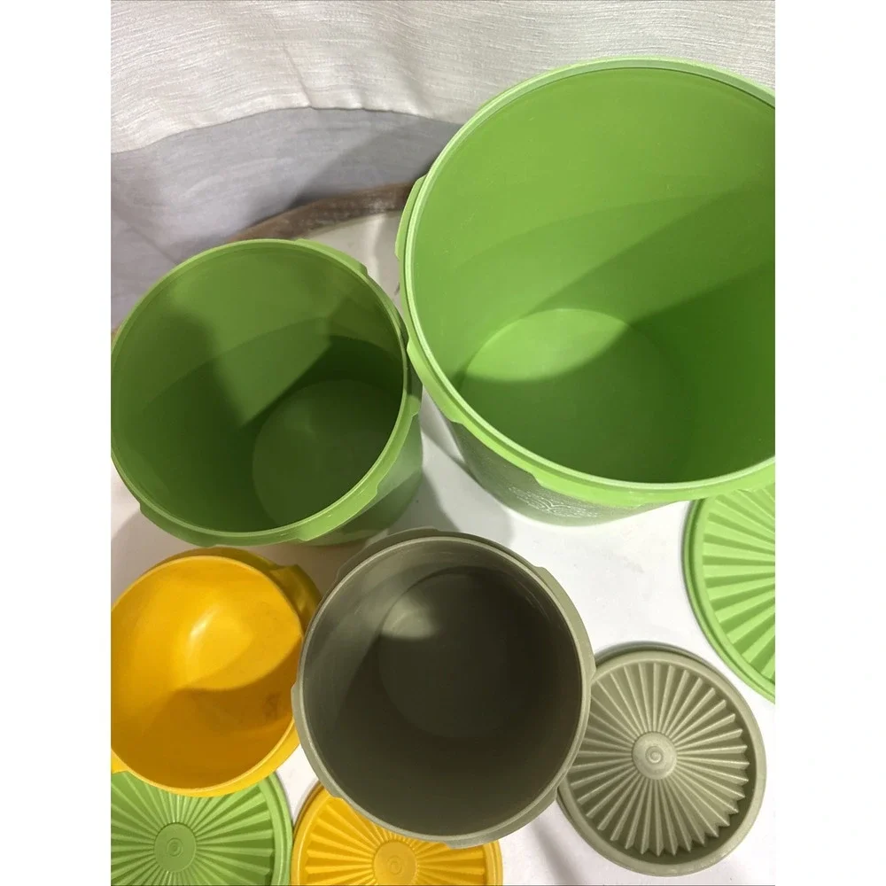 Lot x 4 Vintage Tupperware Nesting Canisters w/Lids Green Avocado Starburst